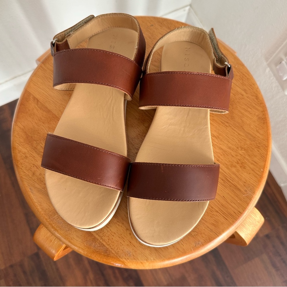 Nisolo Go-To Flatform Sandal - Size 8